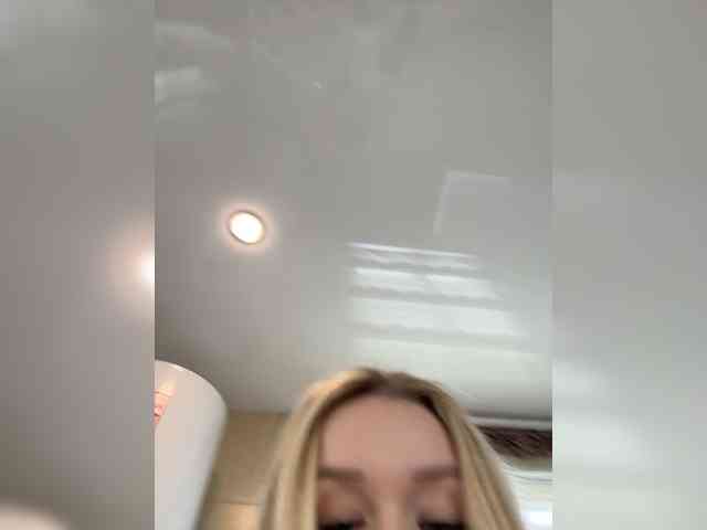 -Riviera-'s chat room