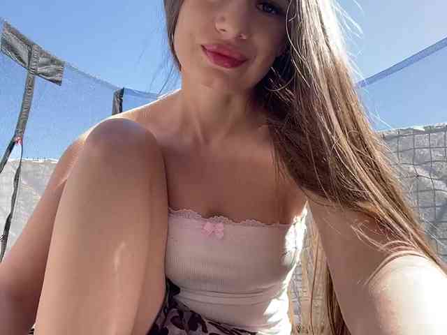 -_-_--------'s chat room