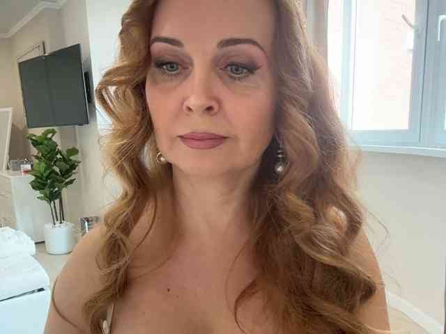 Milf_Zabava's chat room