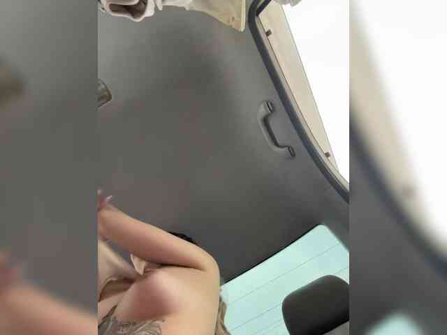 LedyMiya's chat room