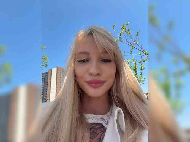 Cristi-Candy's chat room
