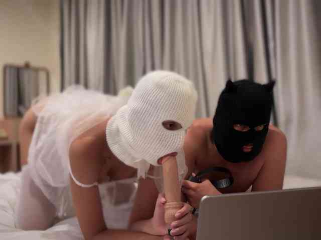 hiddenCrazySlut's chat room