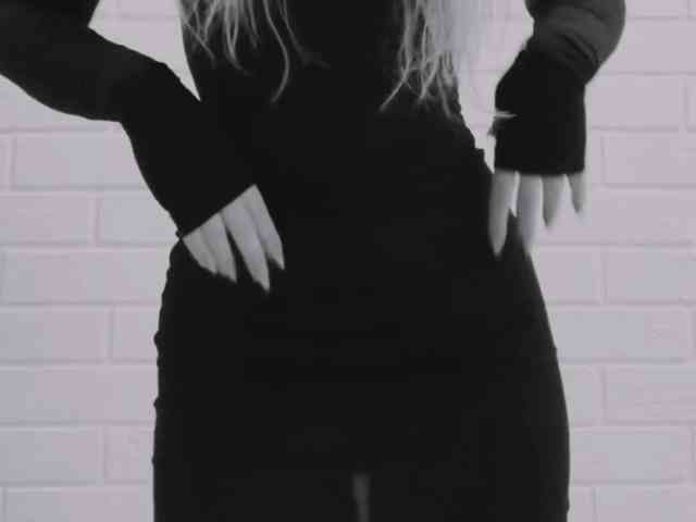 PinkFoxya's chat room