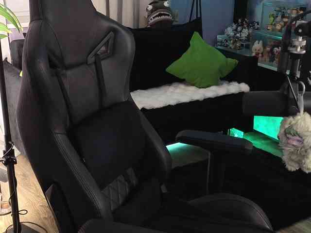 Kira_Li_Lime's chat room