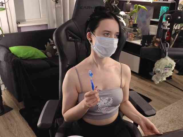 Kira_Li_Lime's chat room