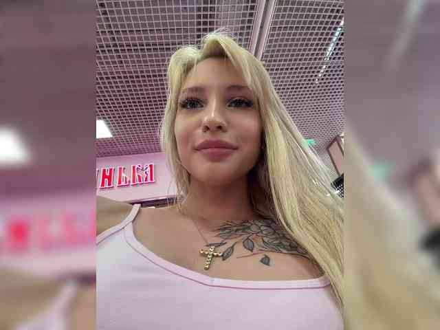 Cristi-Candy's chat room