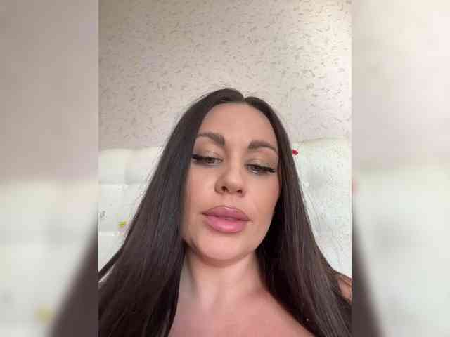 -Hennessy-'s chat room