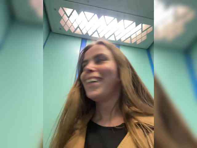 LolaSexxx's chat room