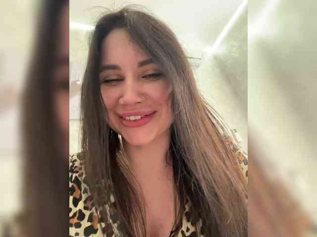 -LeiaProseccina-'s chat room