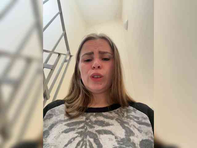 LolaSexxx's chat room