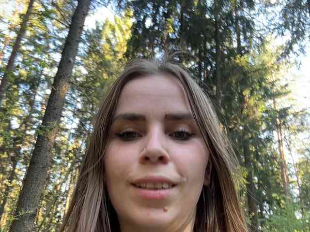 LolaSexxx's chat room