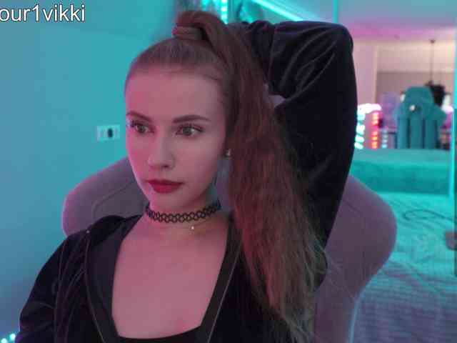 VikkiExtraCheese's chat room