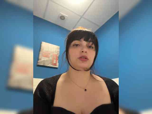 LustySass's chat room