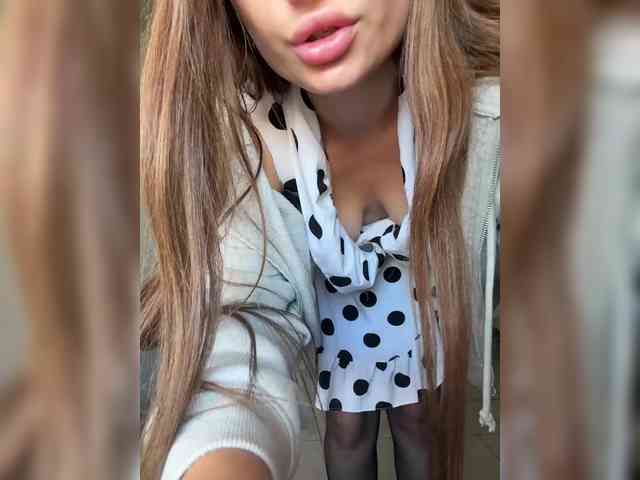 -EmilyBaby-'s chat room
