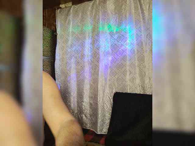 _-DiA-ViK-_'s chat room