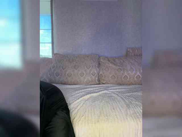 -ALLSAINT-'s chat room