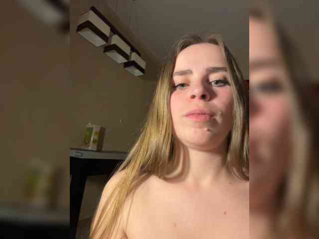 LolaSexxx's chat room