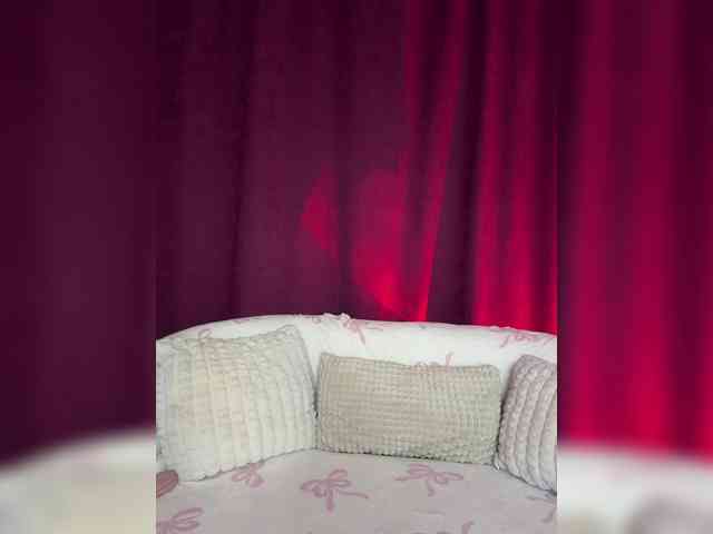 _EUPHORIAA_'s chat room