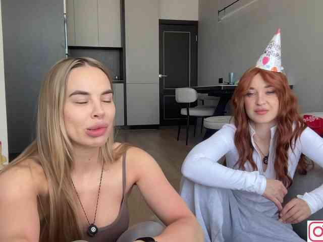 diffgirls1-1's chat room