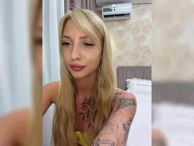 Cristi-Candy's chat room