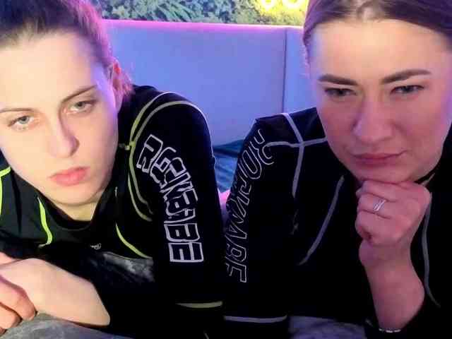 2Laski2's chat room