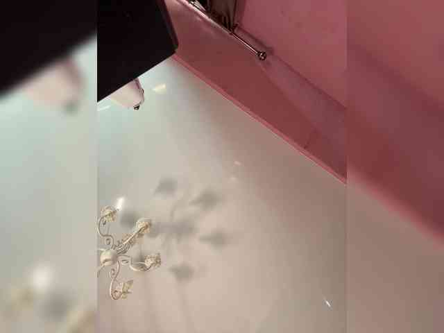 Enchantressss's chat room