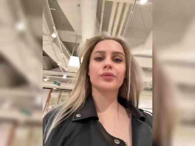 _Katrinka_'s chat room