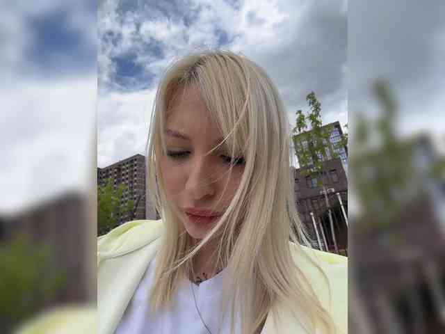 Cristi-Candy's chat room