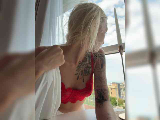 Cristi-Candy's chat room