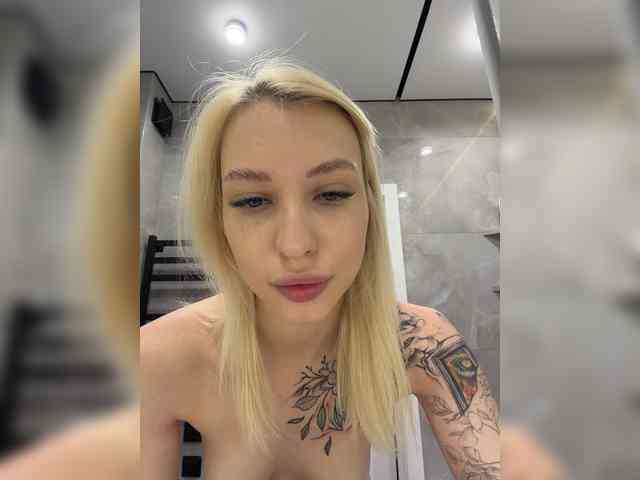 Cristi-Candy's chat room