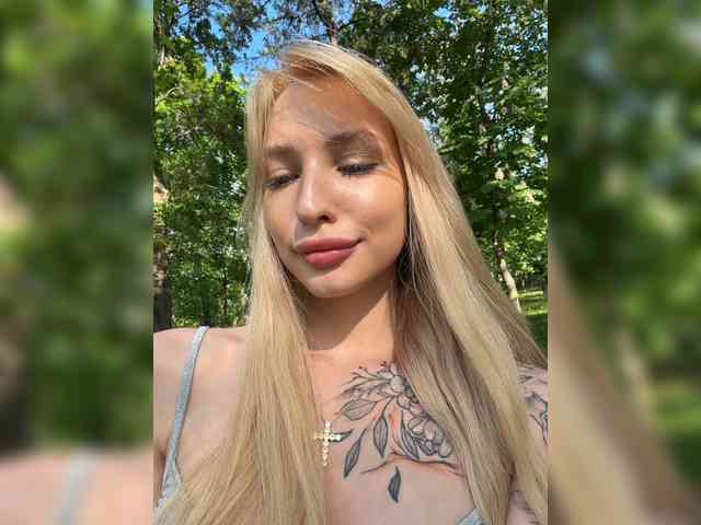 Cristi-Candy's chat room