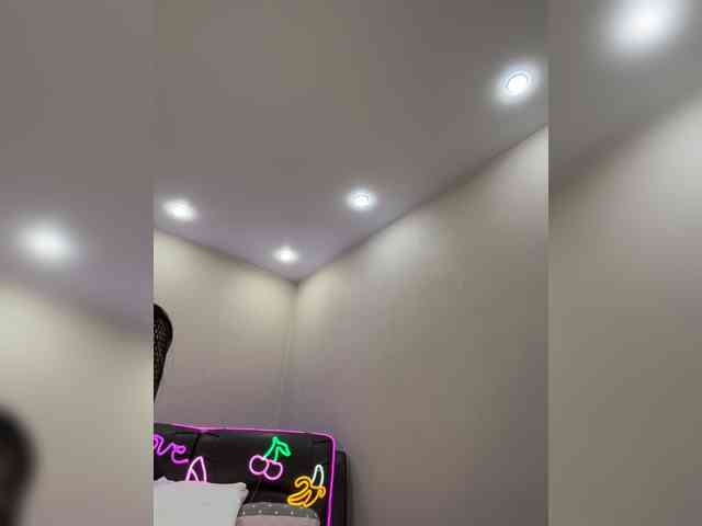 Cristalkate's chat room