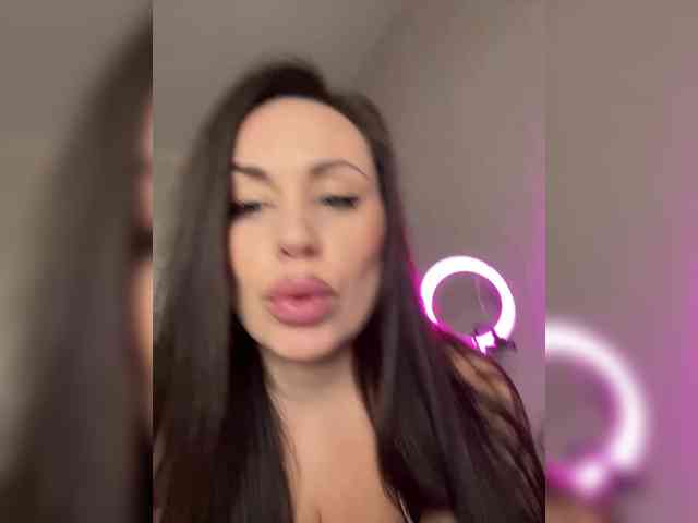 -Hennessy-'s chat room