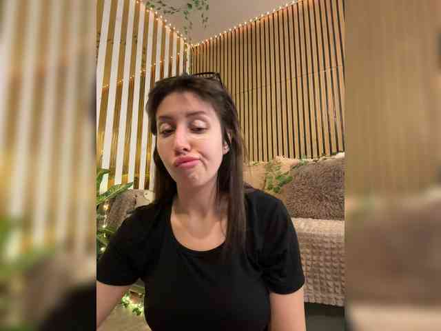-Violetttttka-'s chat room