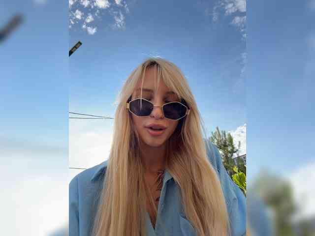 Cristi-Candy's chat room