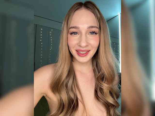 VictoriaBix's chat room