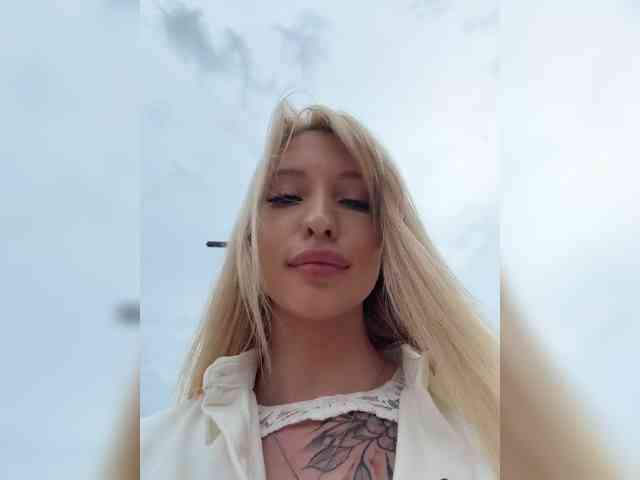 Cristi-Candy's chat room