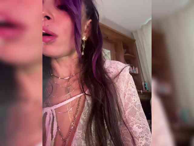 VIP17CoupleDream's chat room