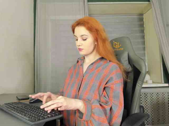 1_Aariella_1's chat room