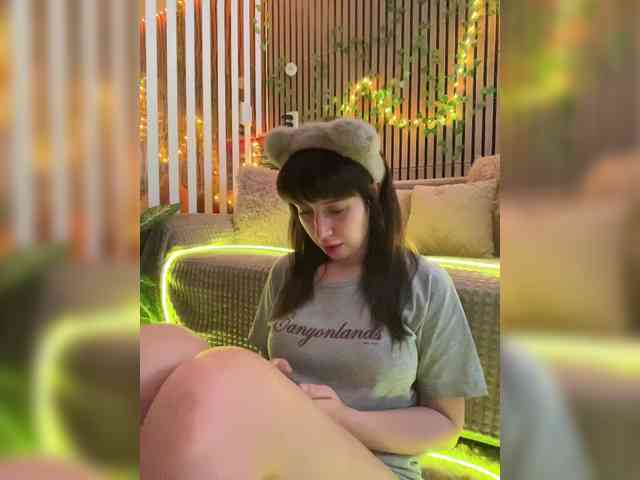 -Violetttttka-'s chat room