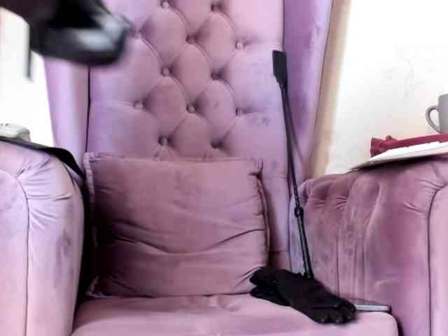 LadyLeather's chat room