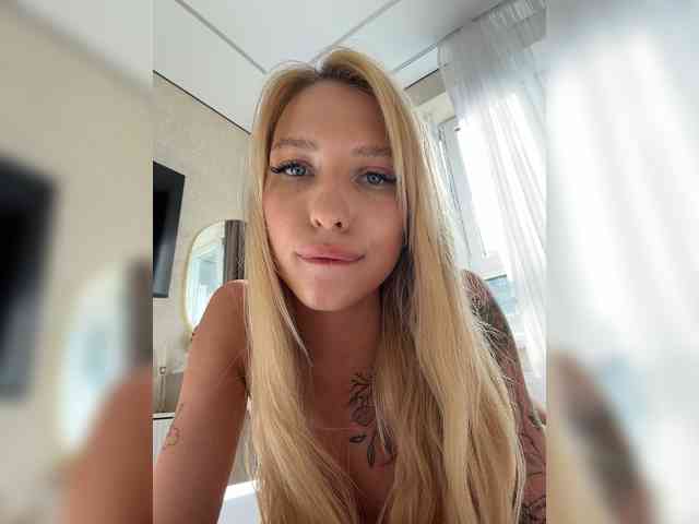 Cristi-Candy's chat room