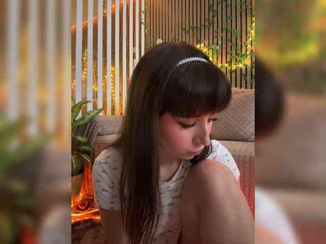 -Violetttttka-'s chat room
