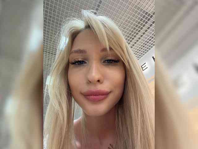 Cristi-Candy's chat room