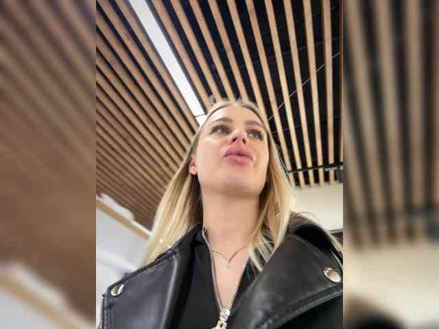 _Katrinka_'s chat room