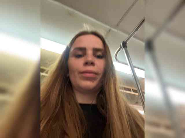 LolaSexxx's chat room