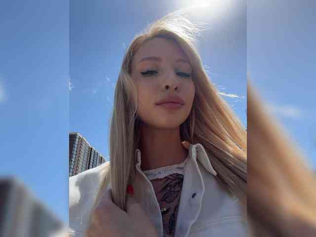 Cristi-Candy's chat room