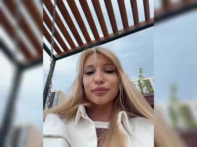 Cristi-Candy's chat room