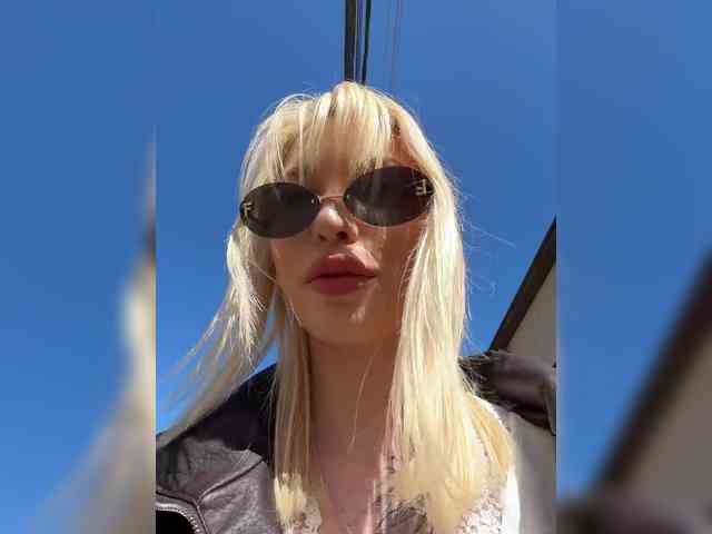 Cristi-Candy's chat room