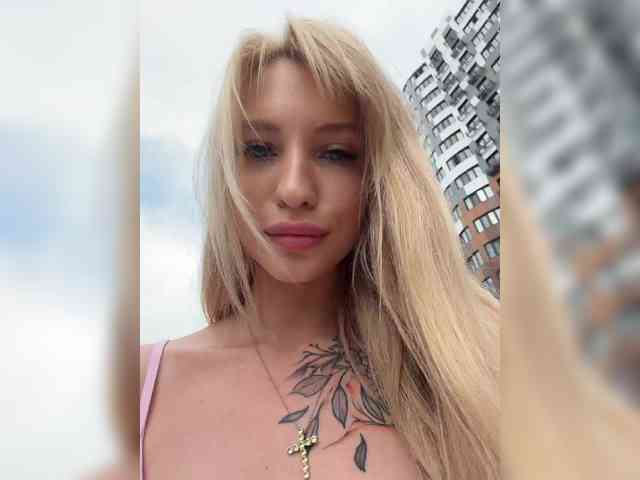 Cristi-Candy's chat room